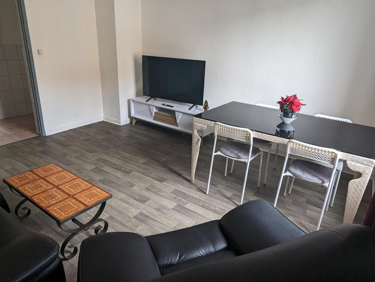 Le Thannois - Appartement 2 Chambres, Salon, Cuisine Equipee, Parking Et Wifi Gratuit Mulhouse Dış mekan fotoğraf