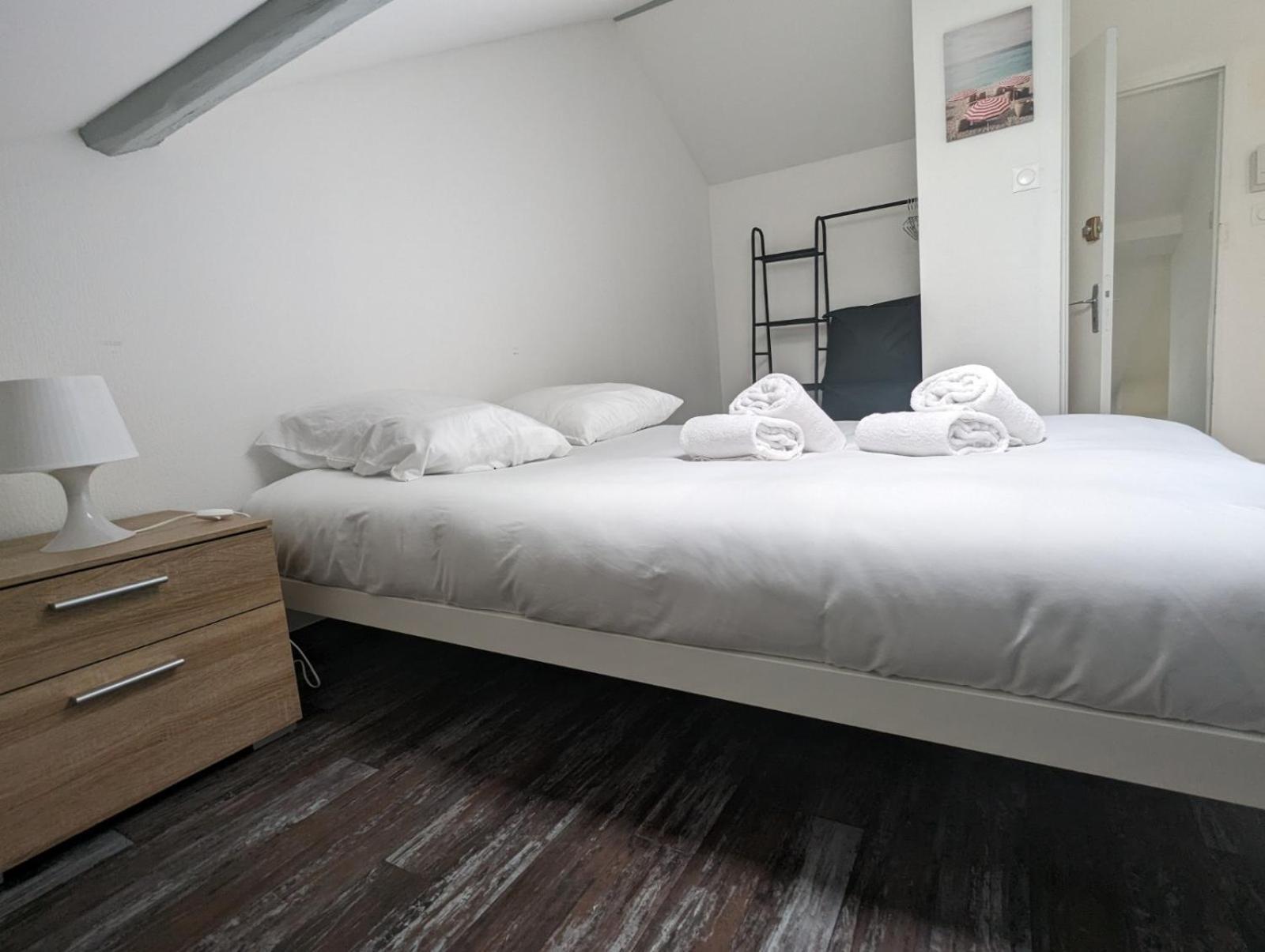 Le Thannois - Appartement 2 Chambres, Salon, Cuisine Equipee, Parking Et Wifi Gratuit Mulhouse Dış mekan fotoğraf